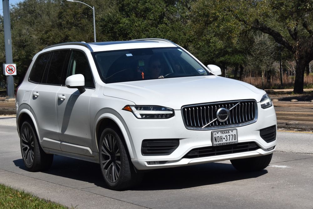 Volvo XC90 Exemplifies Flagship Excellence for 2026
