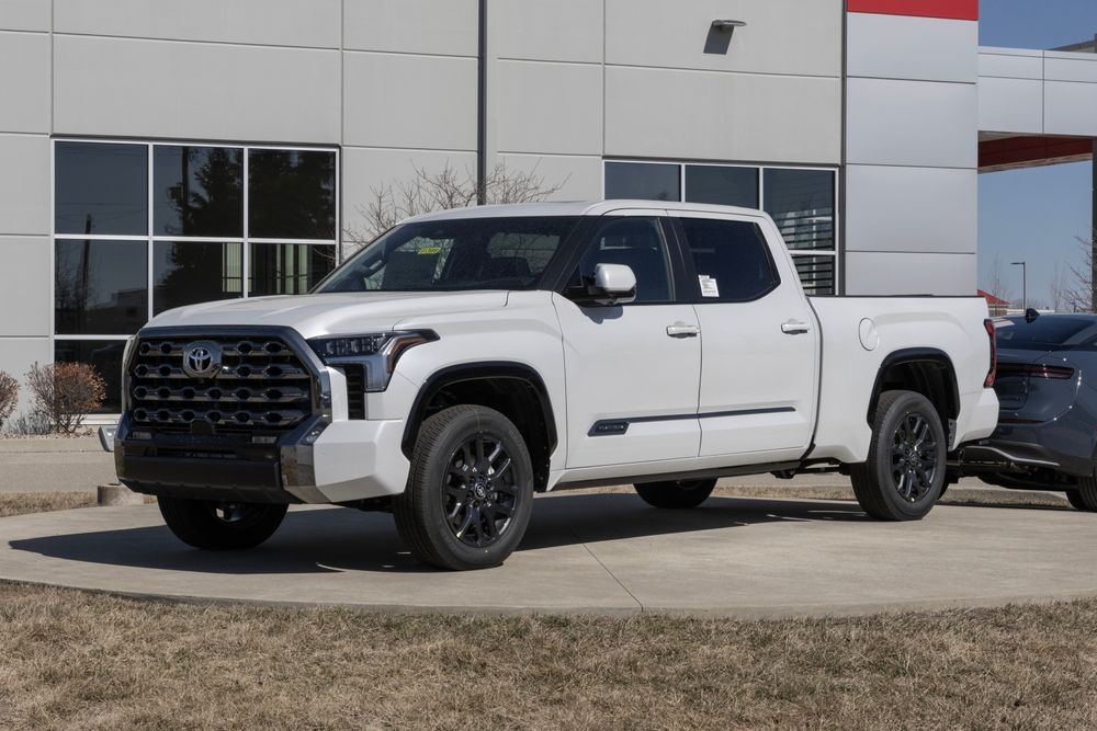 Discover the 2025 Toyota Tundra i-FORCE MAX: Strength and Efficiency